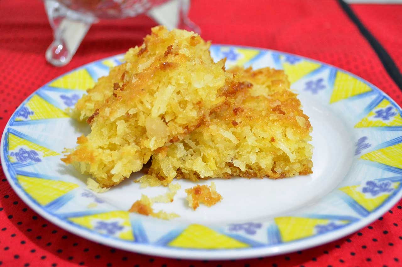 Maria Romana´s Quilombo - CASSAVA CAKE WITH COCONUT